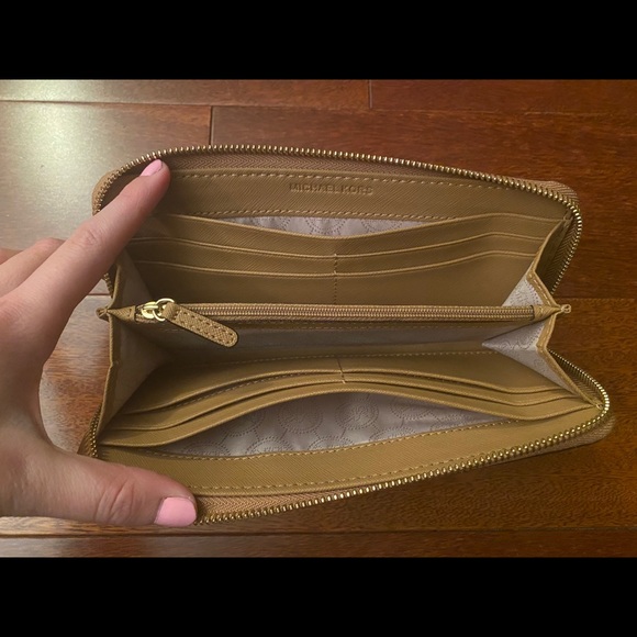 Michael Kors Zip Around Wallet - Picture 3 of 3